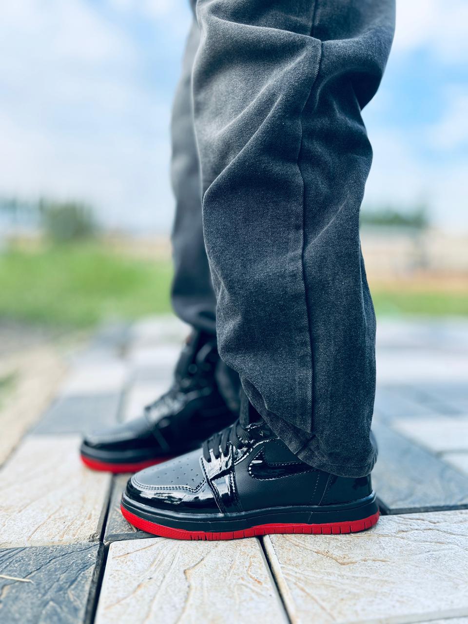 Nike AIR JORDAN BLACK RED