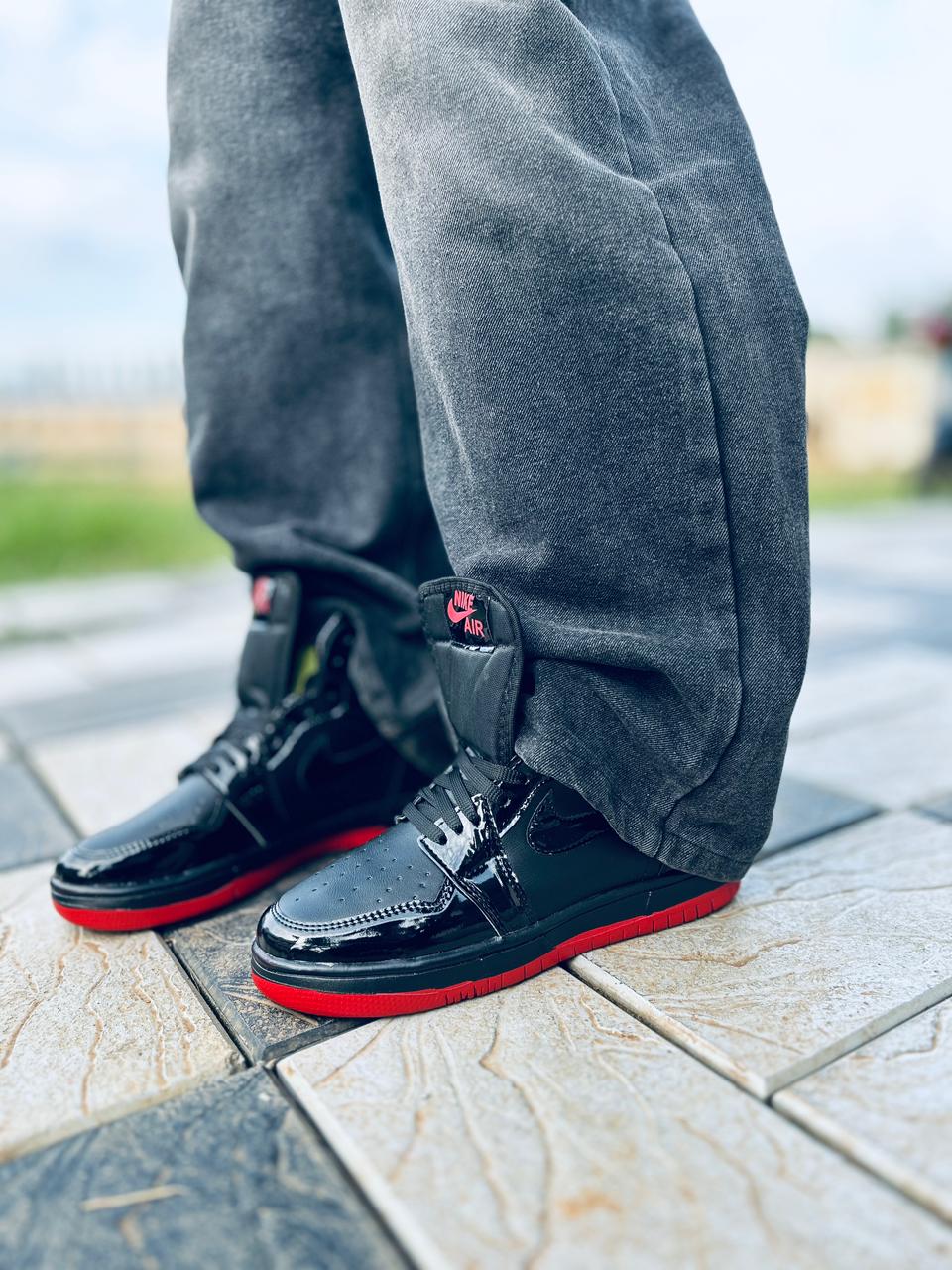 Nike AIR JORDAN BLACK RED