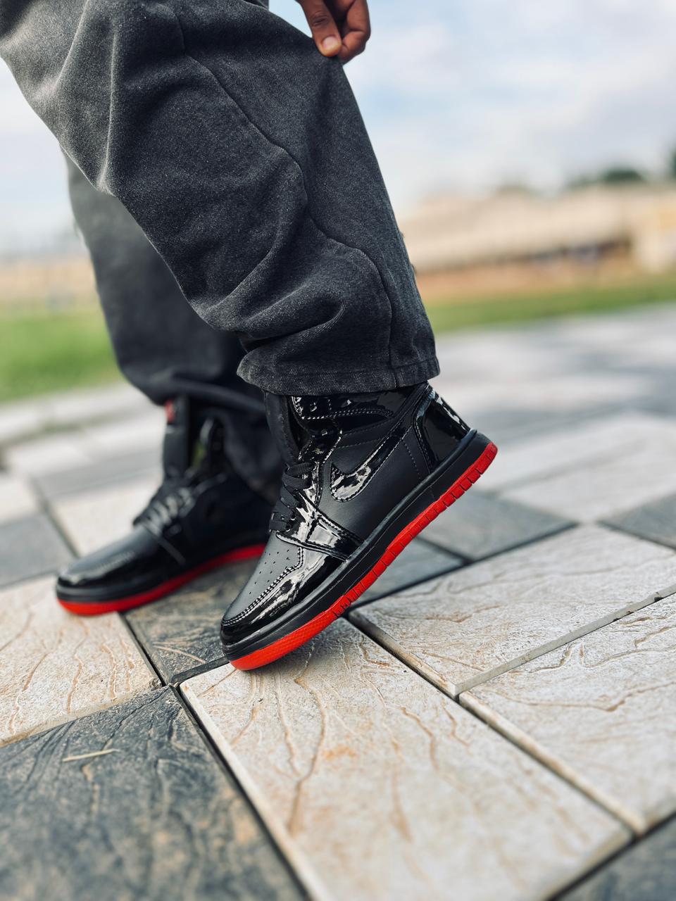 Nike AIR JORDAN BLACK RED