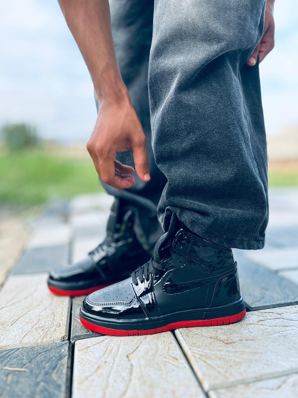 Nike AIR JORDAN BLACK RED