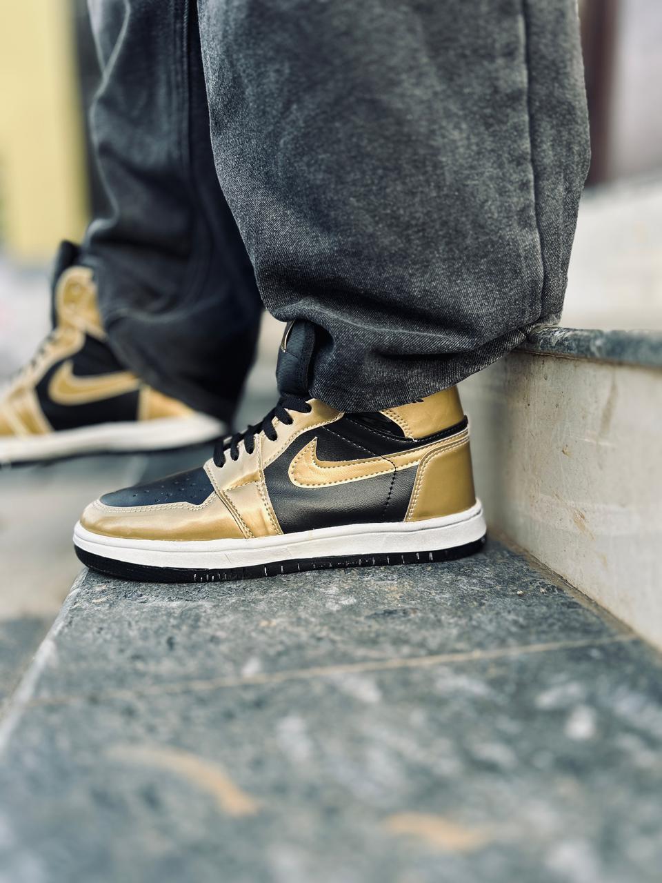 Nike AIR JORDAN GOLD BLACK