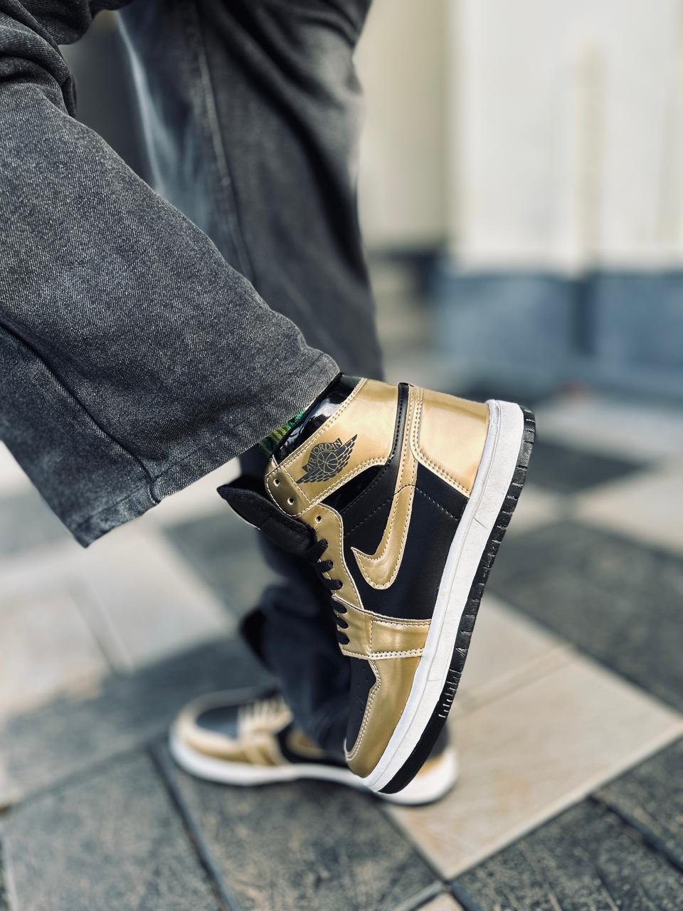 Nike AIR JORDAN GOLD BLACK
