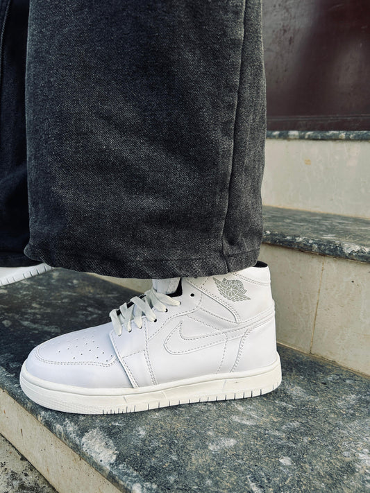 Nike AIR JORDAN TRIPLE WHITE
